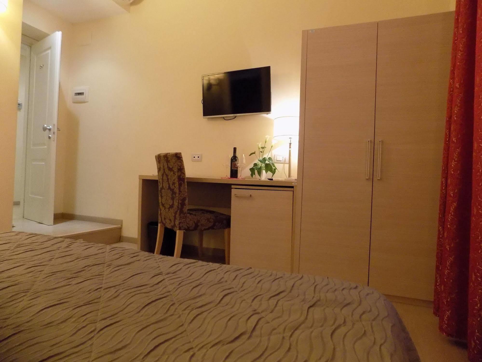 Booking House Рим Экстерьер фото